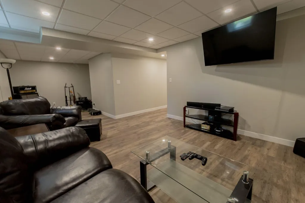 12614 106 Street Grande Prairie AB T8V 2M3