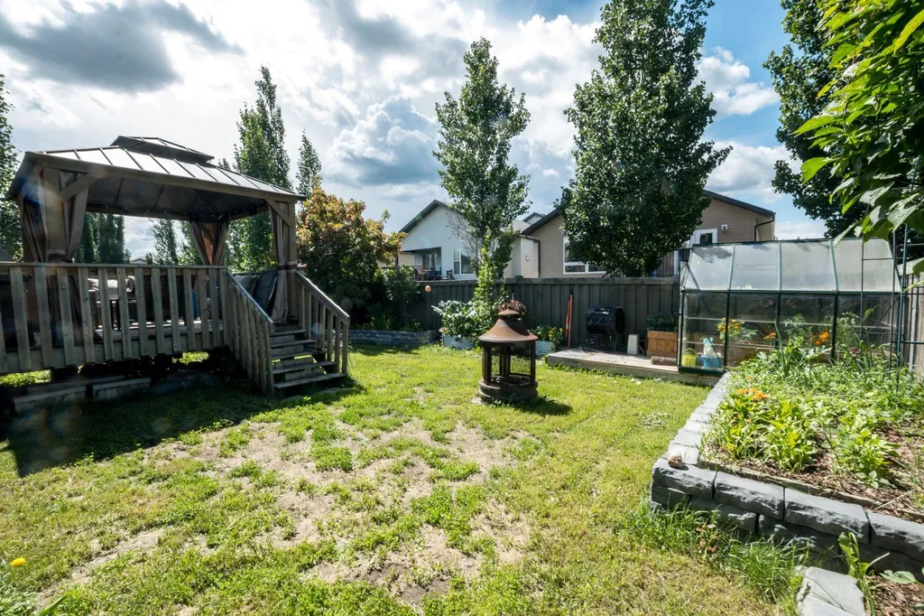 12614 106 Street Grande Prairie AB T8V 2M3