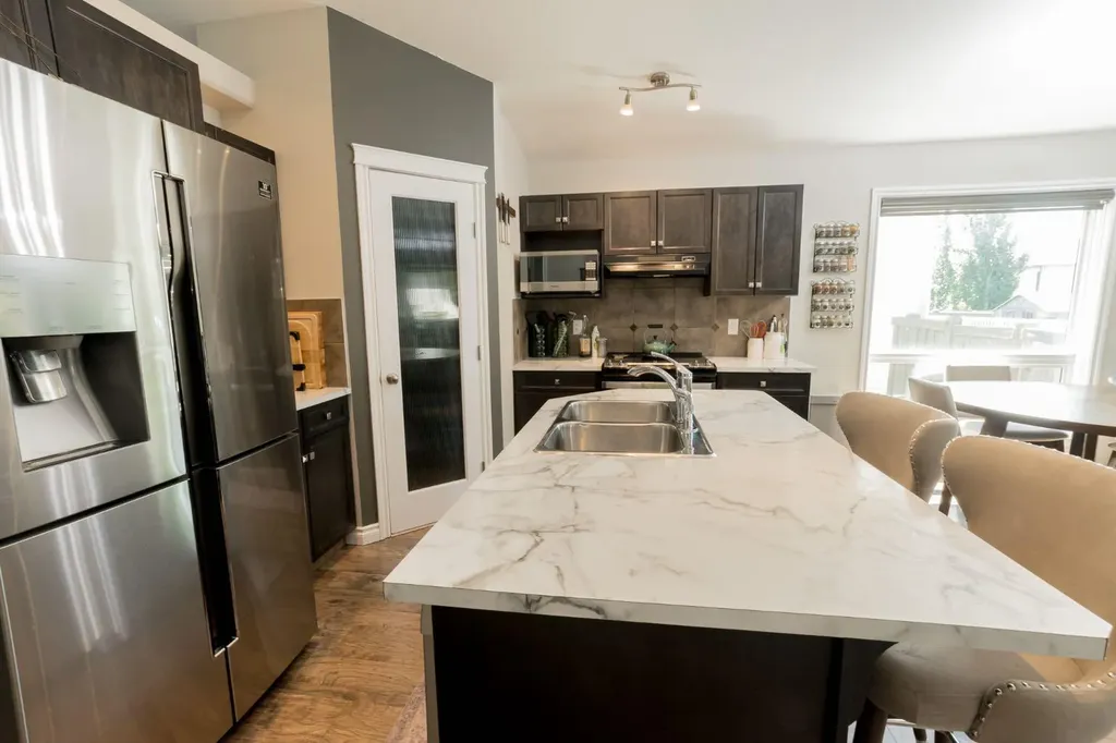 12614 106 Street Grande Prairie AB T8V 2M3