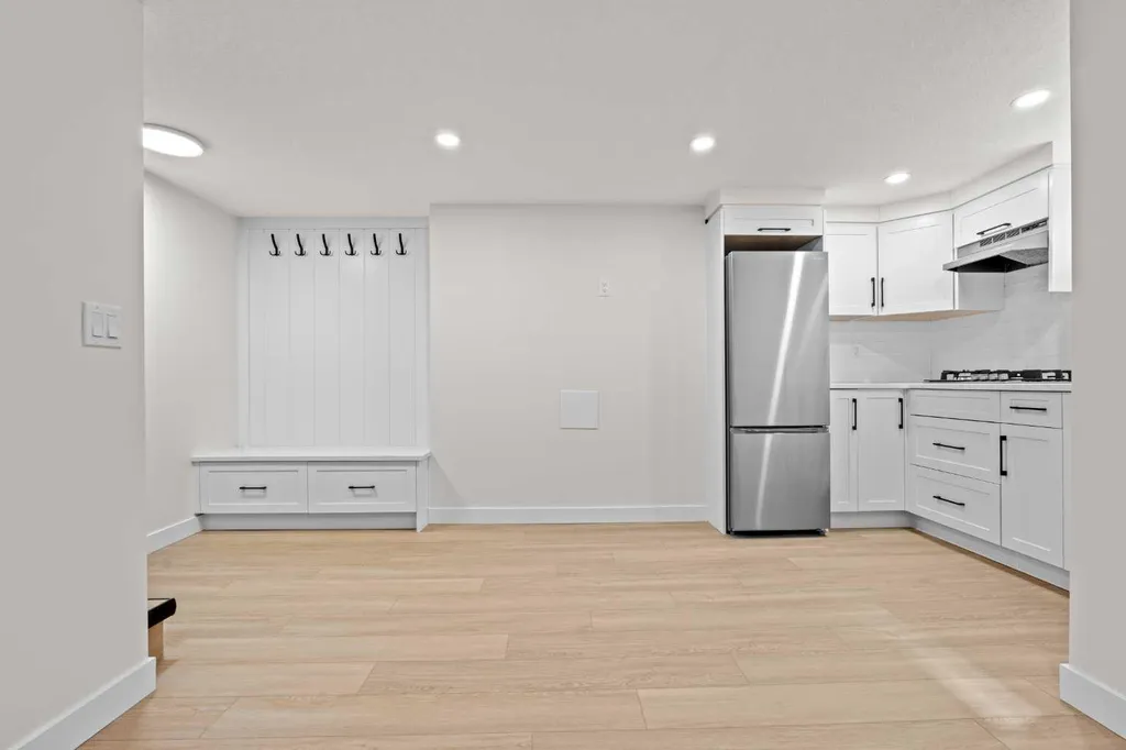 3020 15 Avenue SW Calgary AB T3C 0Y6