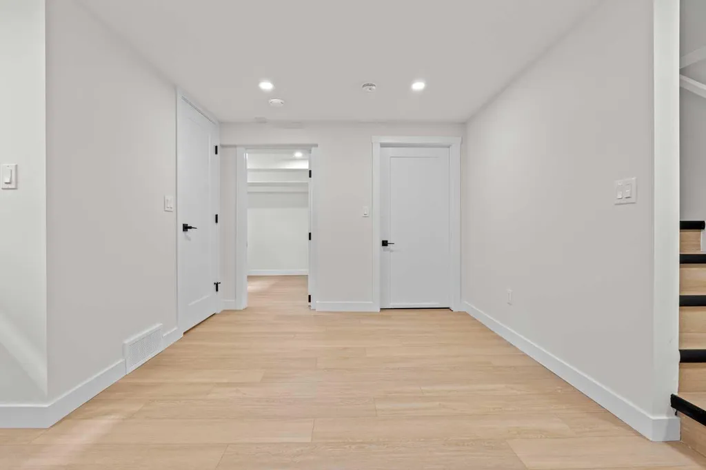 3020 15 Avenue SW Calgary AB T3C 0Y6