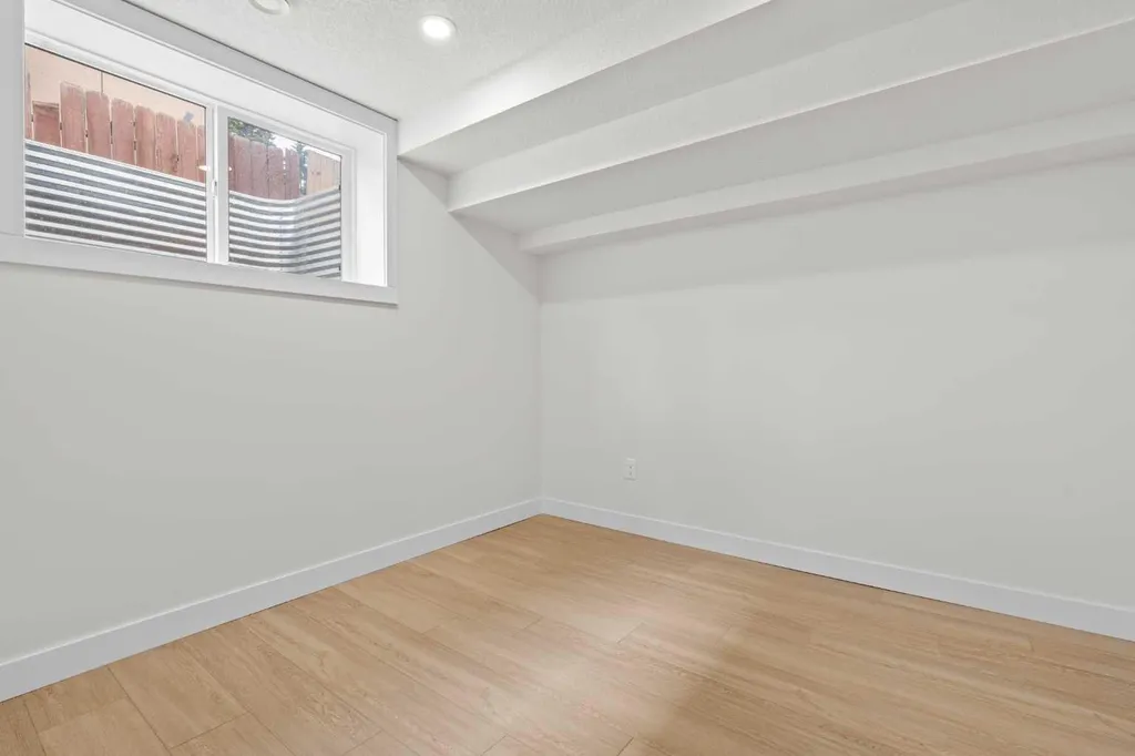 3020 15 Avenue SW Calgary AB T3C 0Y6