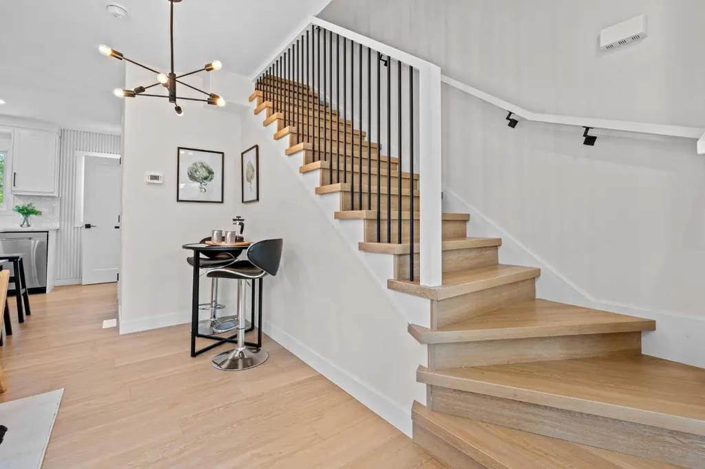 3020 15 Avenue SW Calgary AB T3C 0Y6