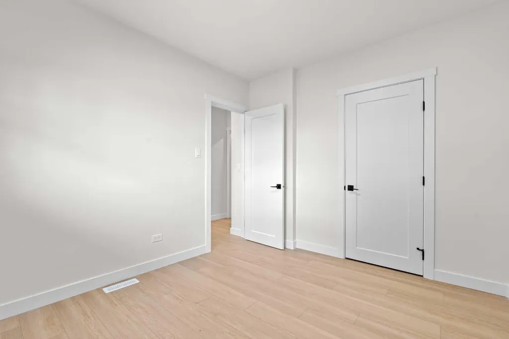 3020 15 Avenue SW Calgary AB T3C 0Y6