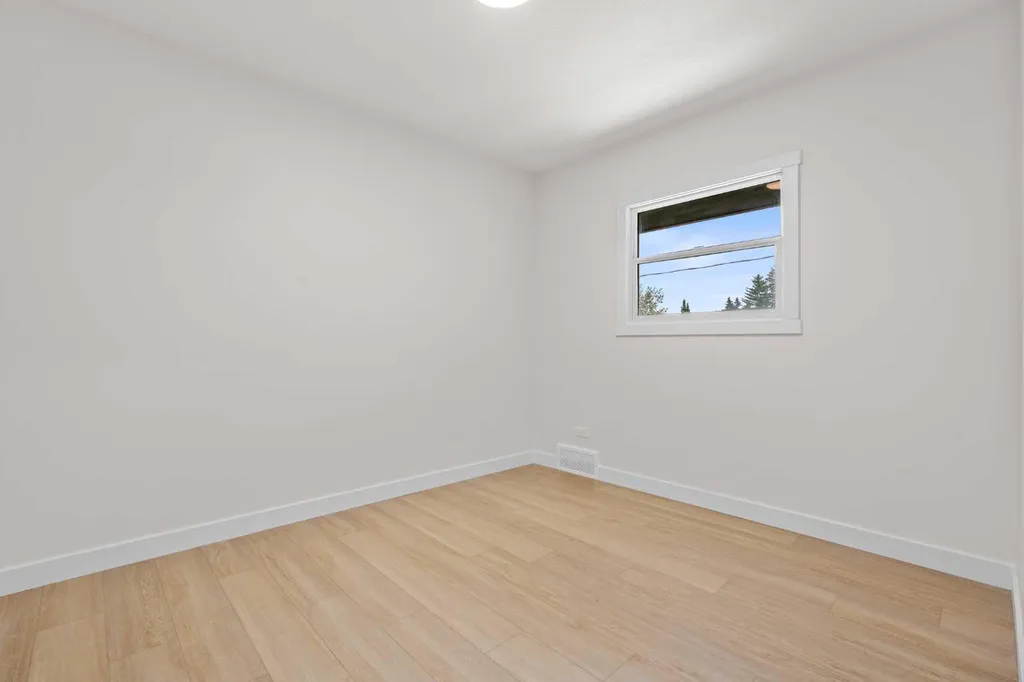 3020 15 Avenue SW Calgary AB T3C 0Y6