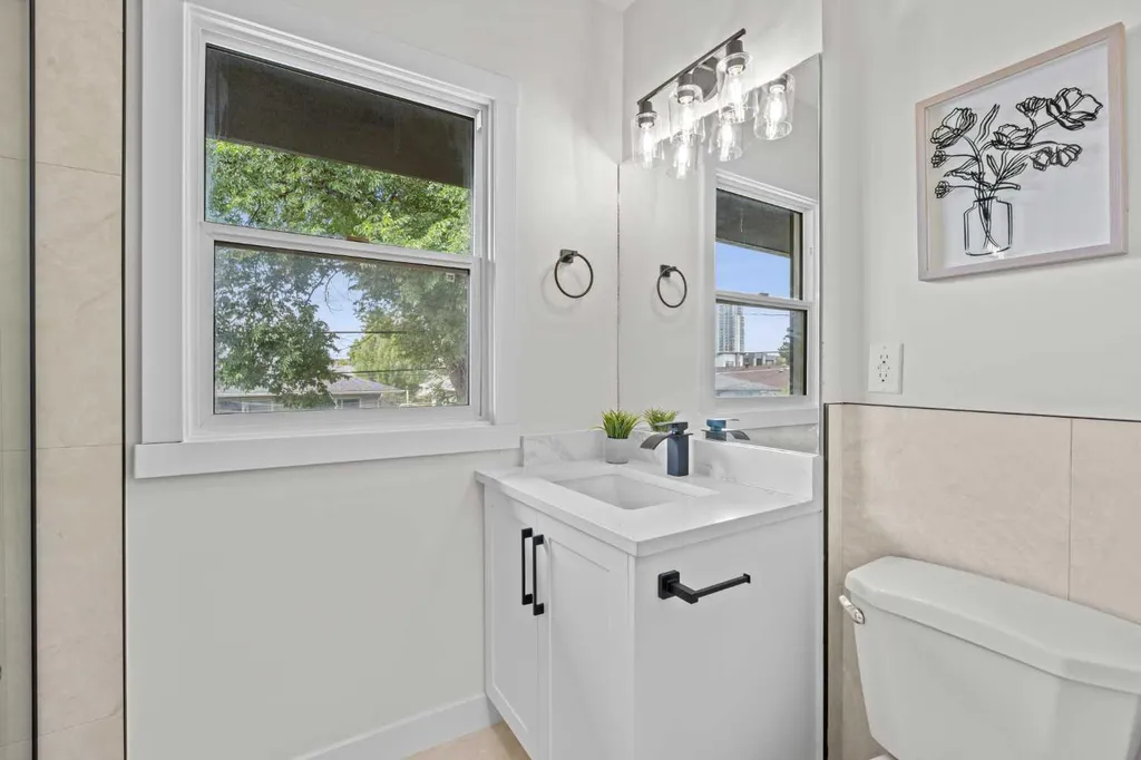 3020 15 Avenue SW Calgary AB T3C 0Y6