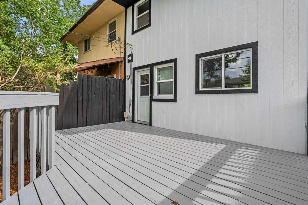 3020 15 Avenue SW Calgary AB T3C 0Y6