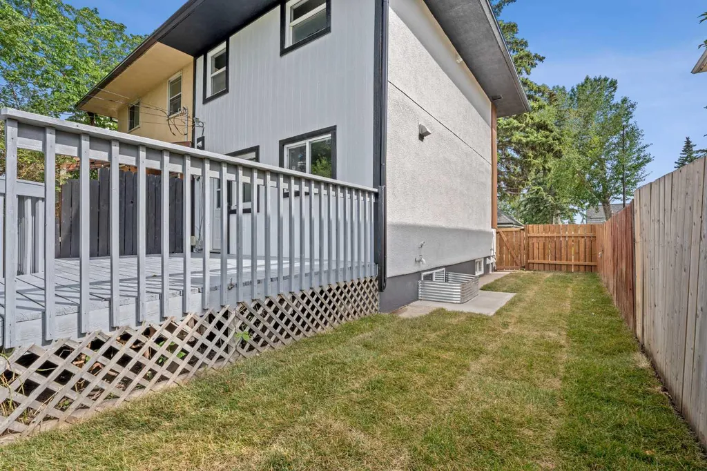 3020 15 Avenue SW Calgary AB T3C 0Y6
