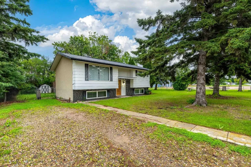 108 3 Avenue W Neilburg SK S0M 2C0