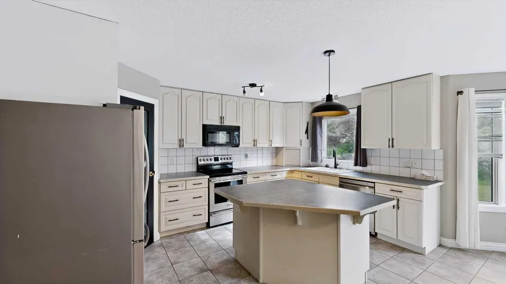 117 Barber Drive Fort Mcmurray AB T9K 2E3