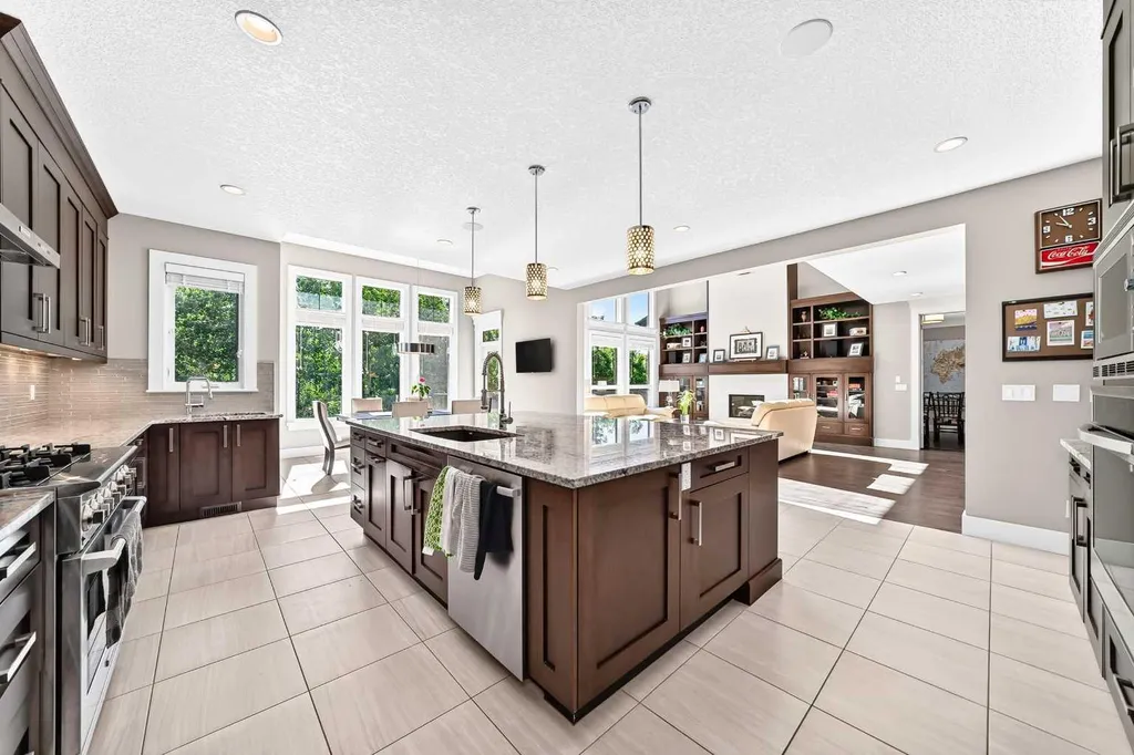 30 Wexford Way SW Calgary AB T3H 0H1