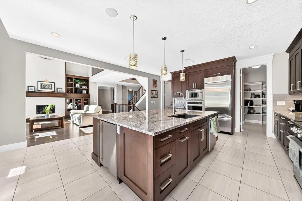 30 Wexford Way SW Calgary AB T3H 0H1