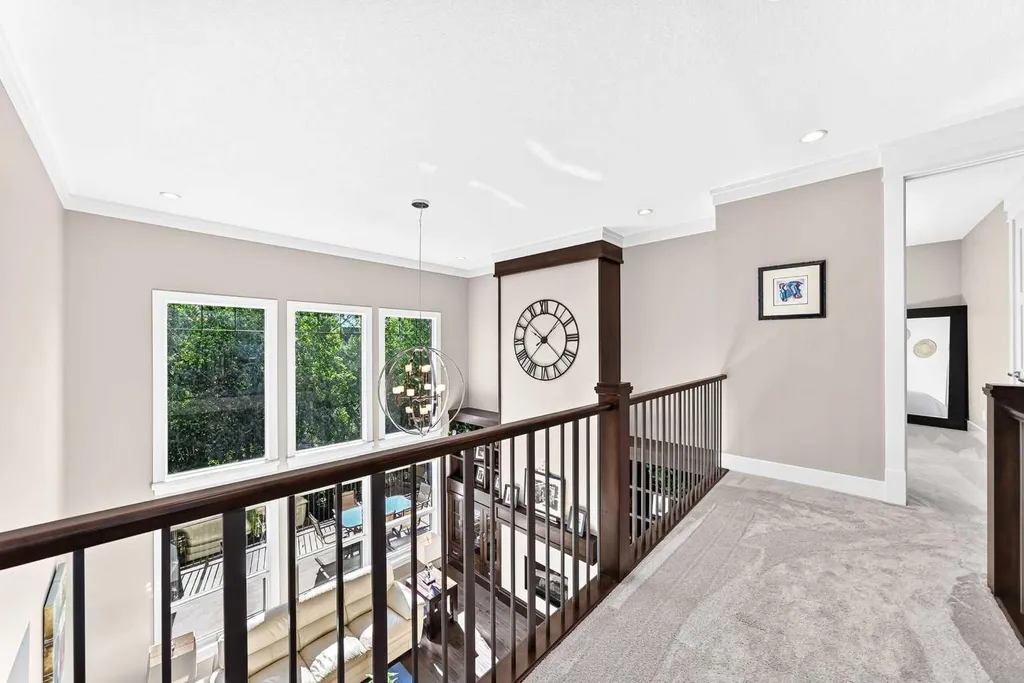 30 Wexford Way SW Calgary AB T3H 0H1
