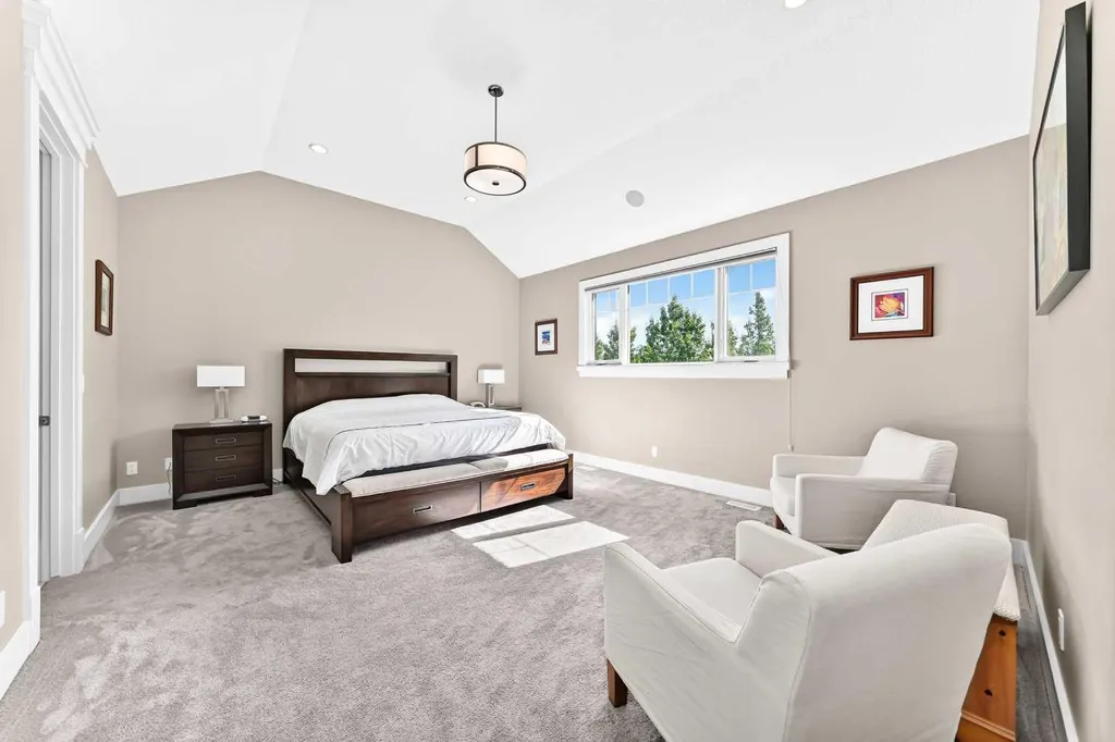 30 Wexford Way SW Calgary AB T3H 0H1
