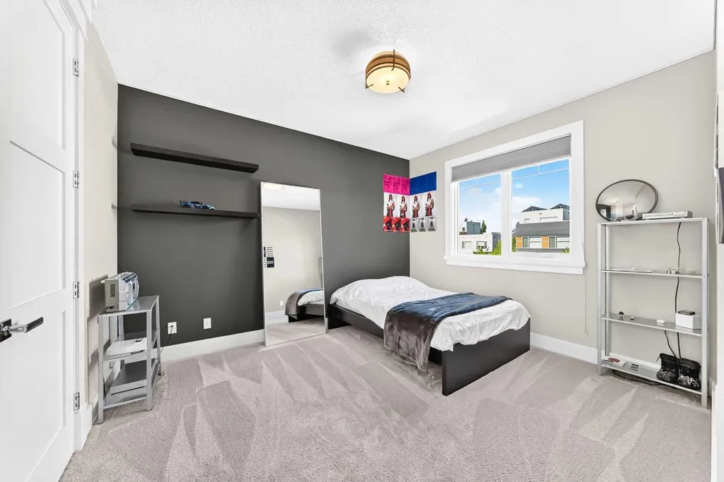 30 Wexford Way SW Calgary AB T3H 0H1