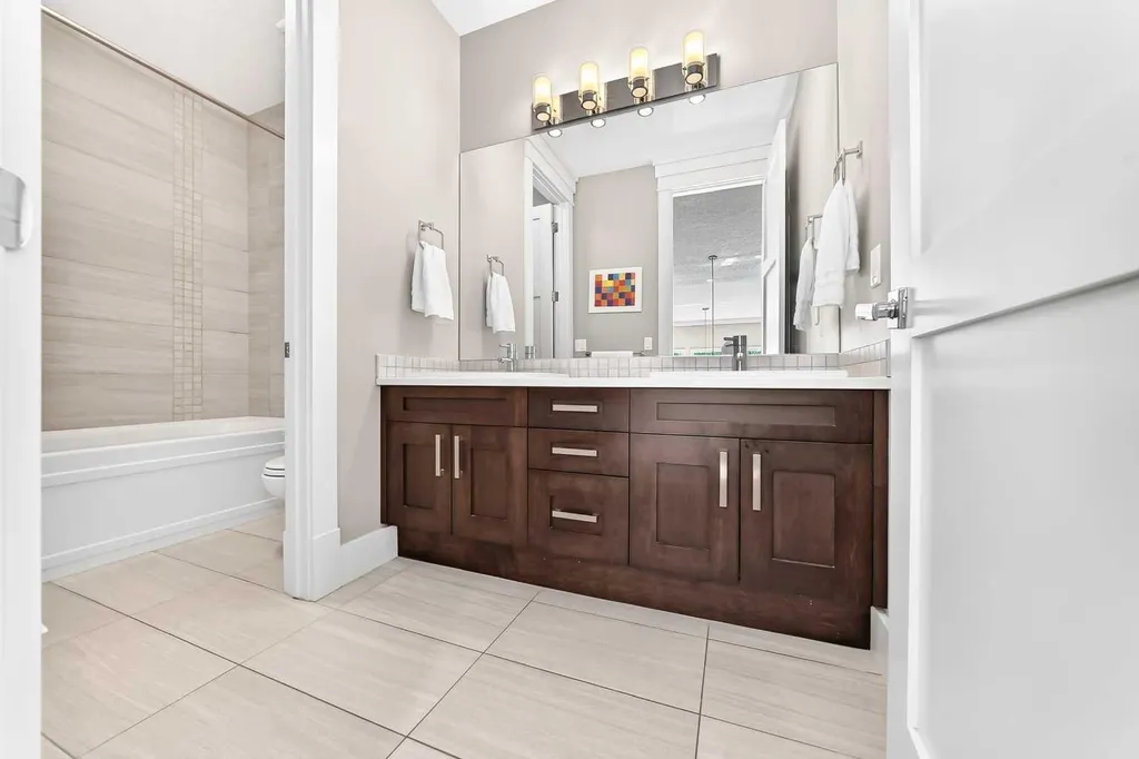 30 Wexford Way SW Calgary AB T3H 0H1