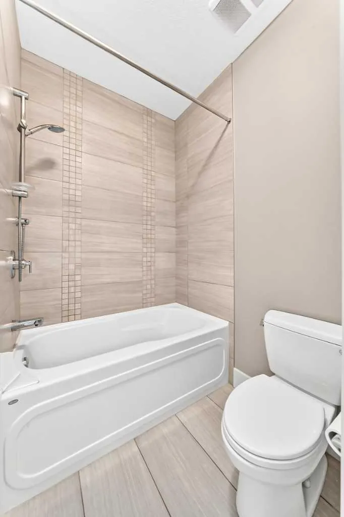 30 Wexford Way SW Calgary AB T3H 0H1