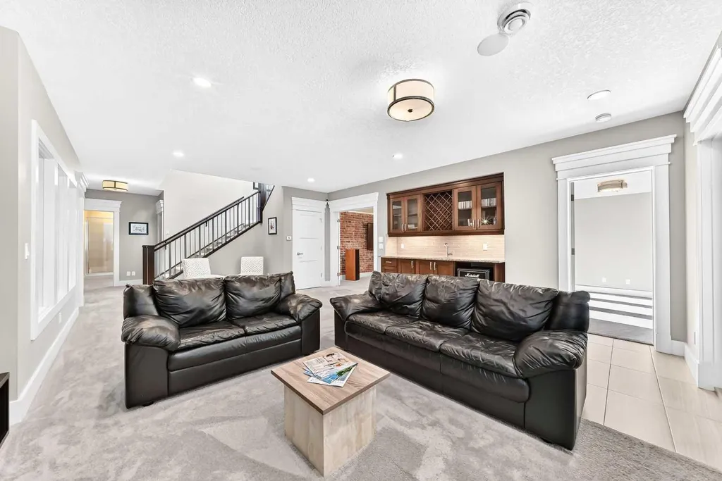 30 Wexford Way SW Calgary AB T3H 0H1