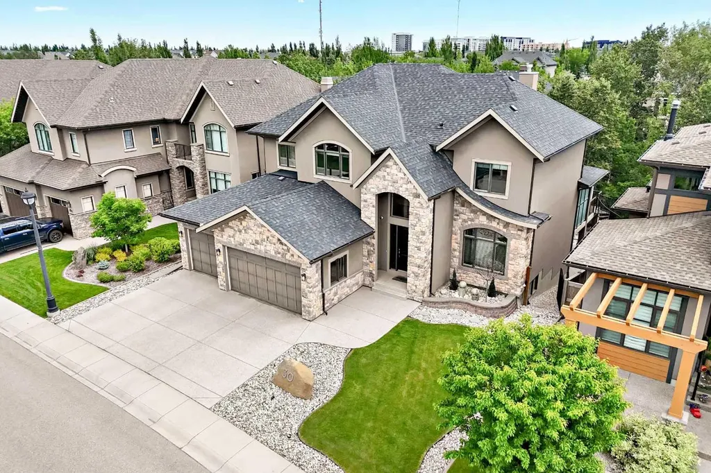 30 Wexford Way SW Calgary AB T3H 0H1
