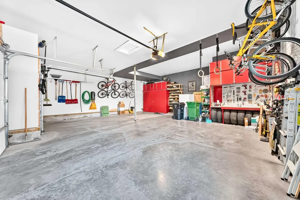 30 Wexford Way SW Calgary AB T3H 0H1