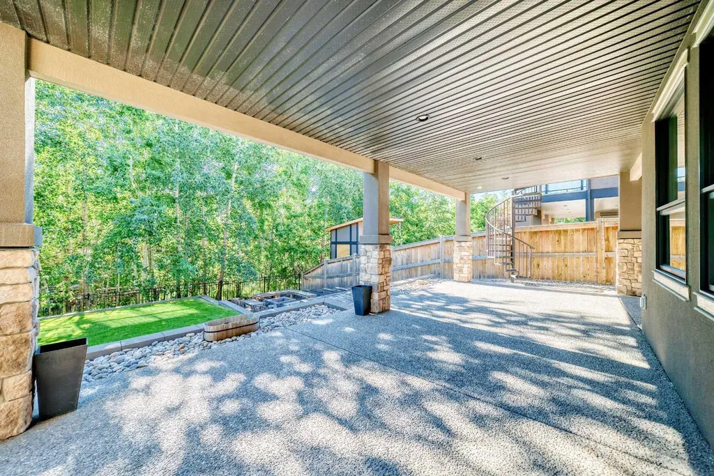 30 Wexford Way SW Calgary AB T3H 0H1