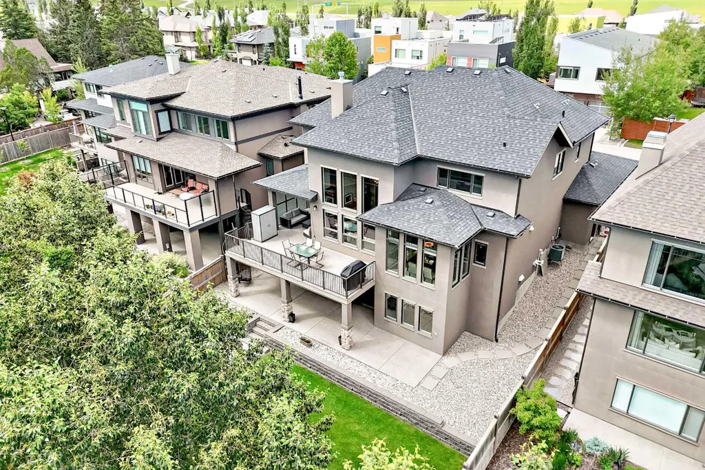 30 Wexford Way SW Calgary AB T3H 0H1