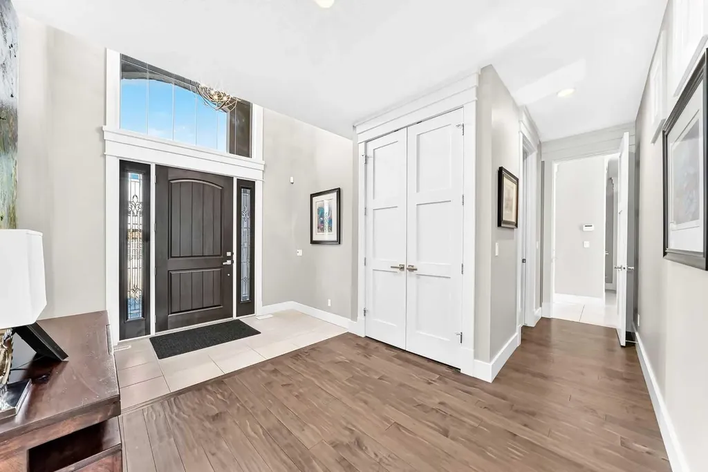 30 Wexford Way SW Calgary AB T3H 0H1