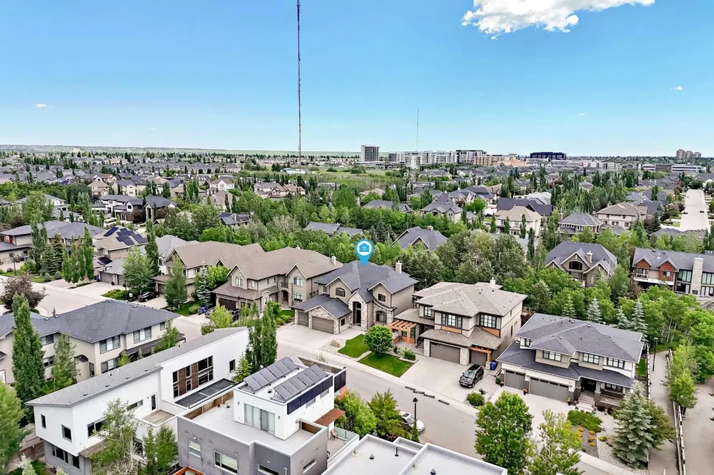 30 Wexford Way SW Calgary AB T3H 0H1
