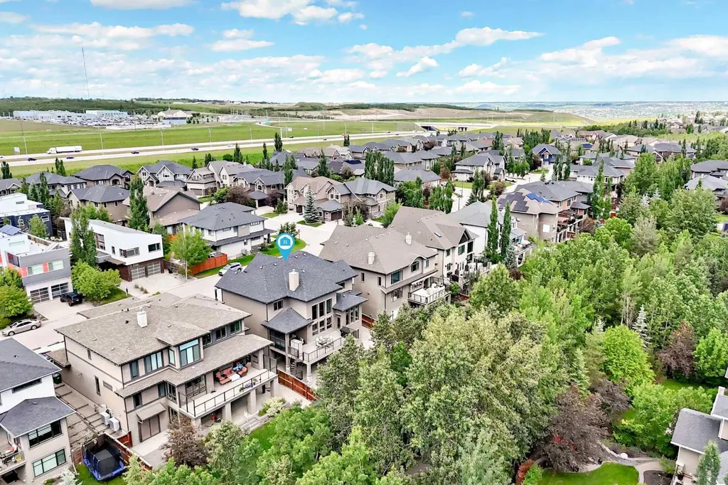 30 Wexford Way SW Calgary AB T3H 0H1
