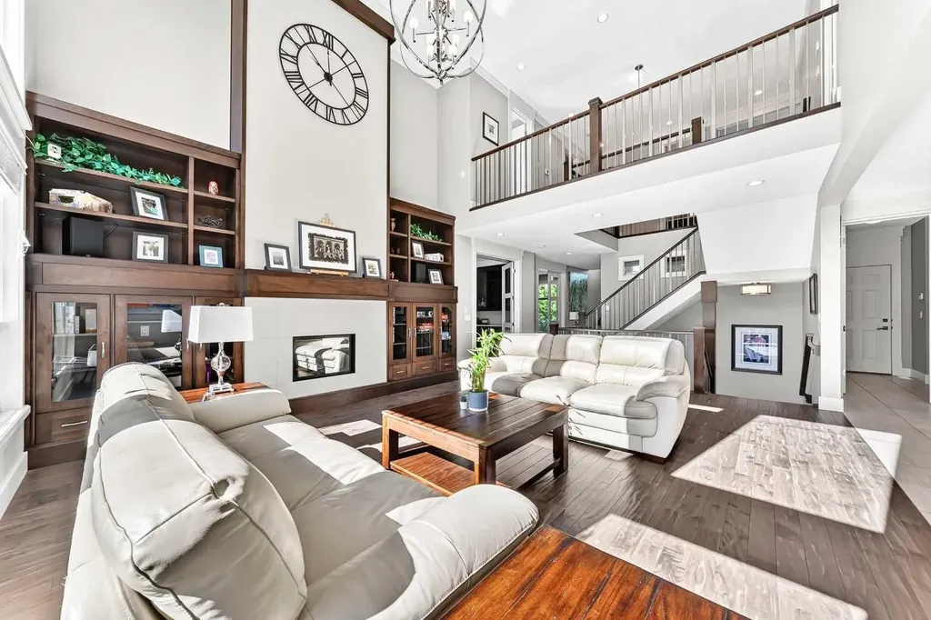 30 Wexford Way SW Calgary AB T3H 0H1