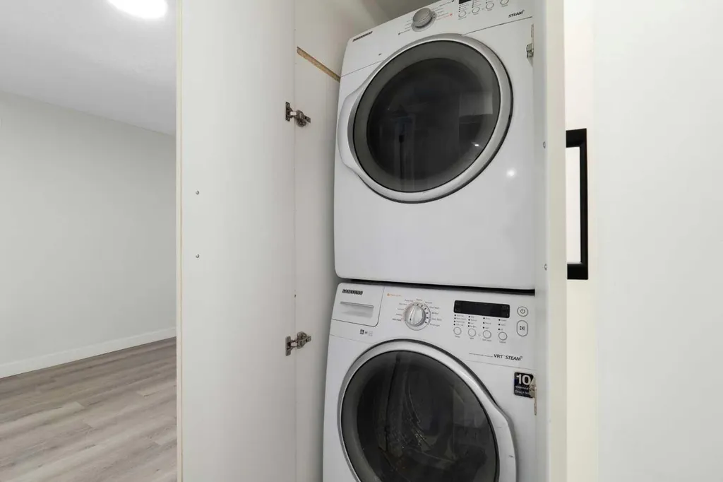 3504 33 Street SE Calgary AB t2b2c2