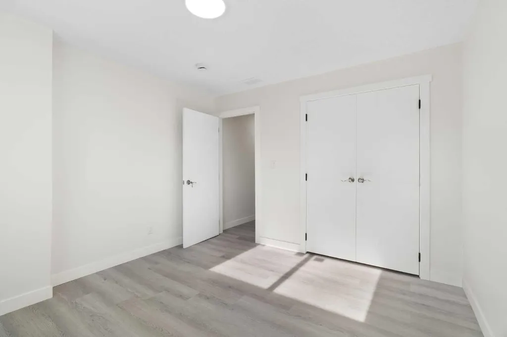 3504 33 Street SE Calgary AB t2b2c2