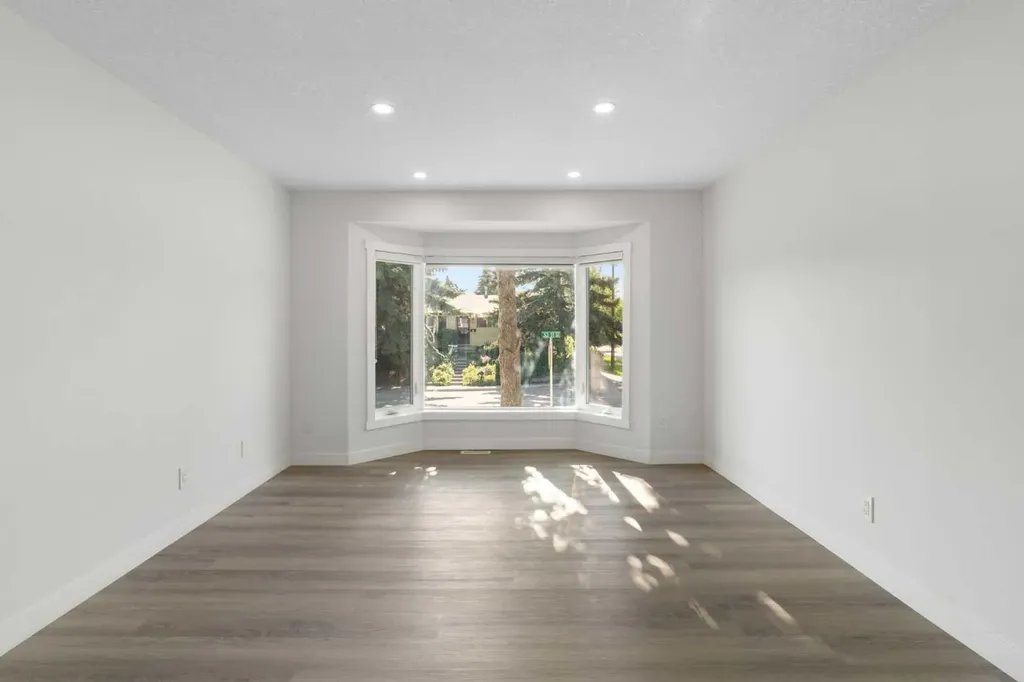 3504 33 Street SE Calgary AB t2b2c2