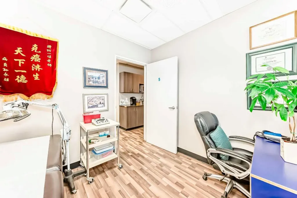 11420 27 Street SE Calgary AB T2Z3R6