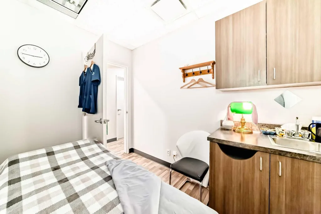 11420 27 Street SE Calgary AB T2Z3R6