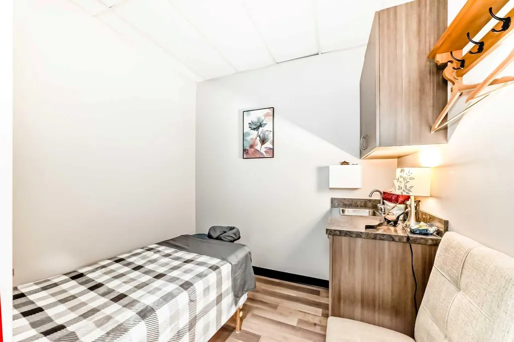 11420 27 Street SE Calgary AB T2Z3R6