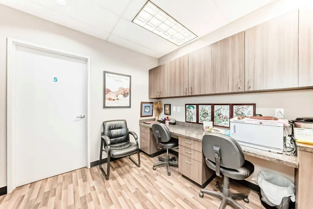 11420 27 Street SE Calgary AB T2Z3R6