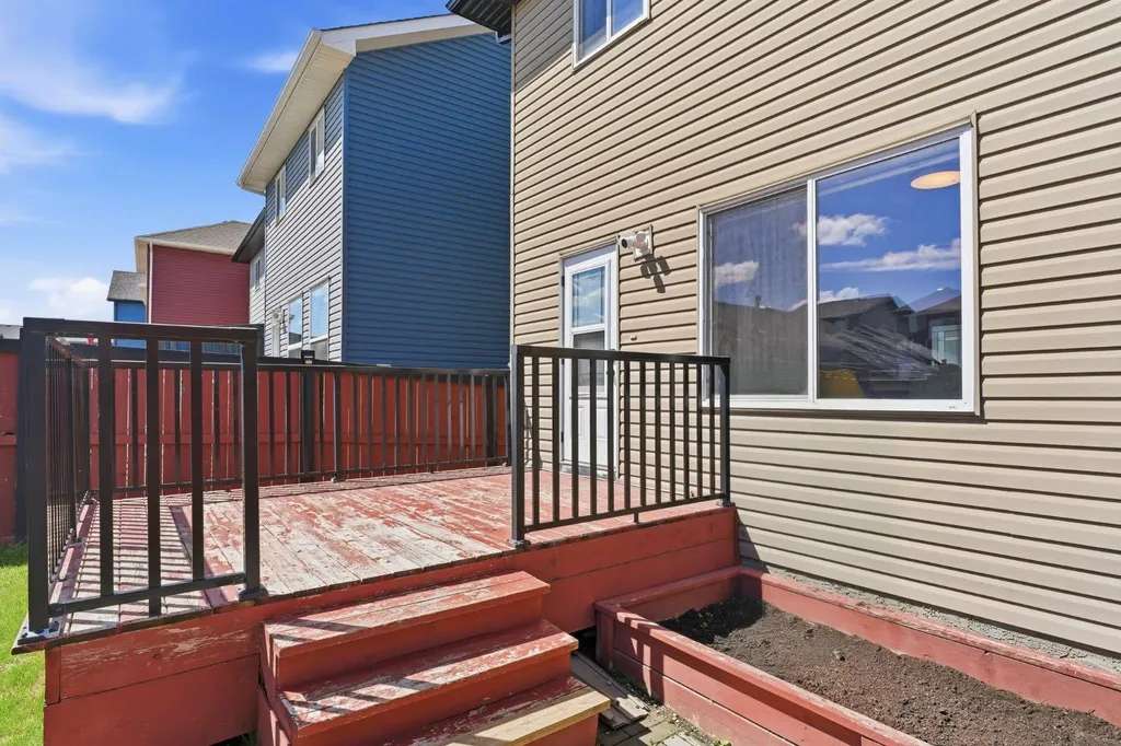 564 Evanston Drive NW Calgary AB T3P 0H4