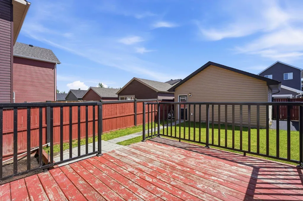 564 Evanston Drive NW Calgary AB T3P 0H4