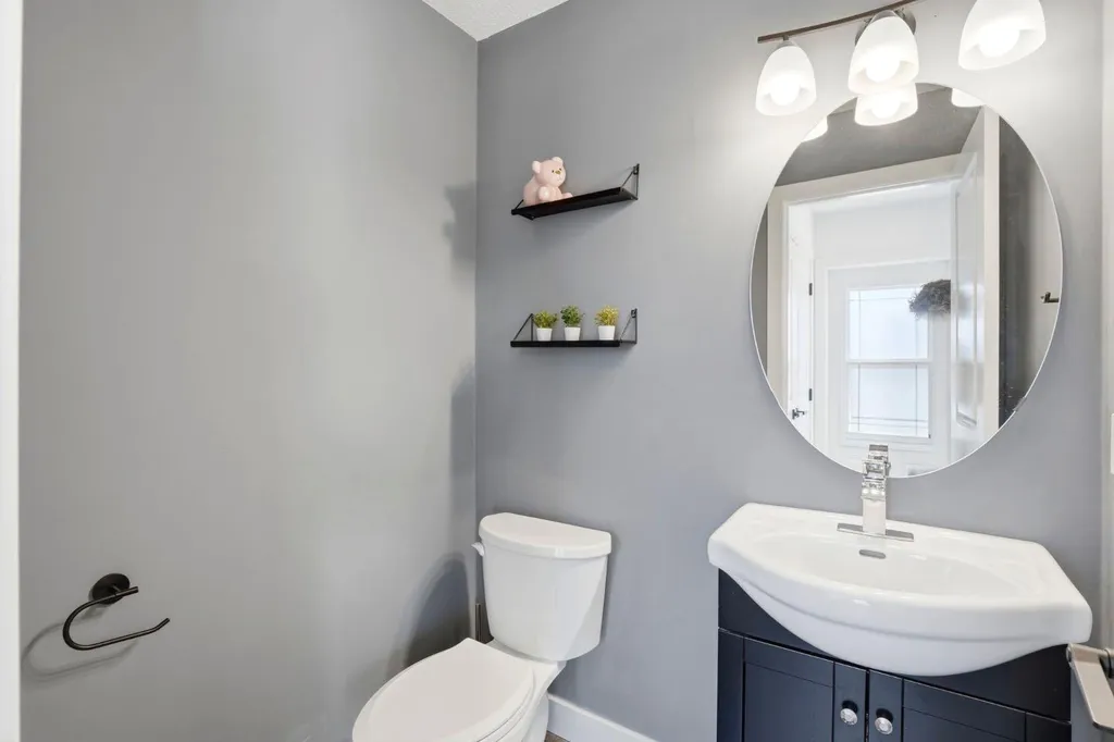 564 Evanston Drive NW Calgary AB T3P 0H4