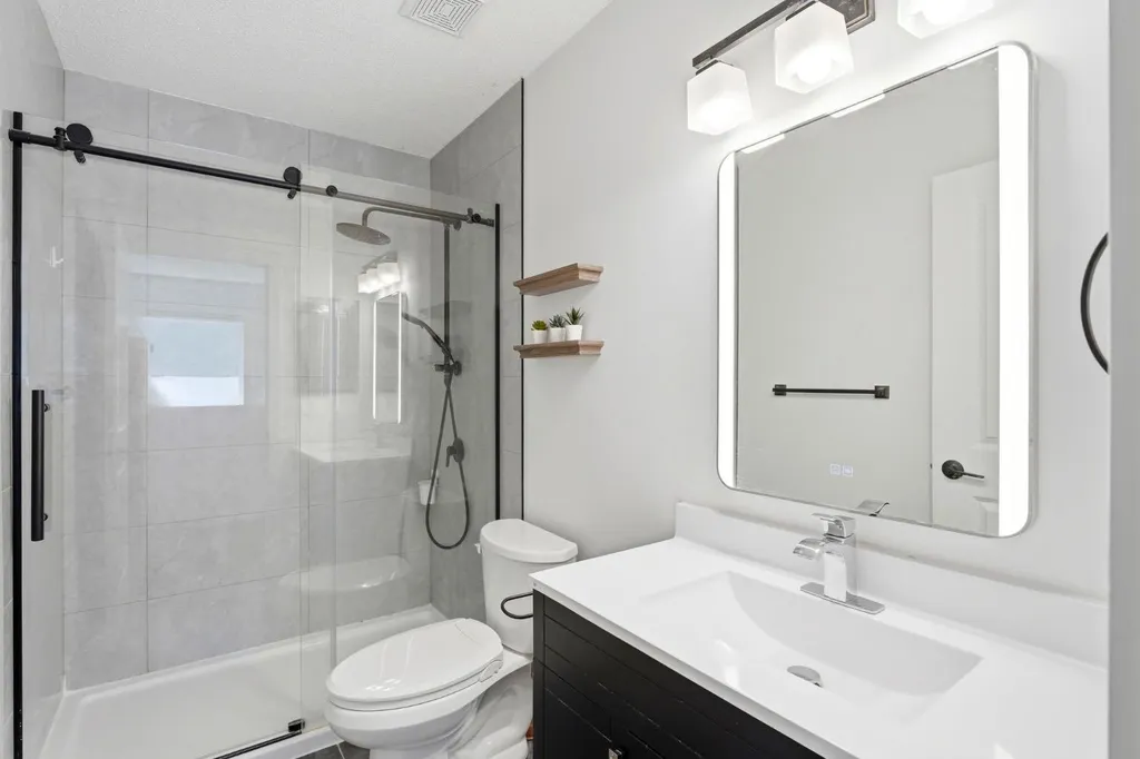 564 Evanston Drive NW Calgary AB T3P 0H4