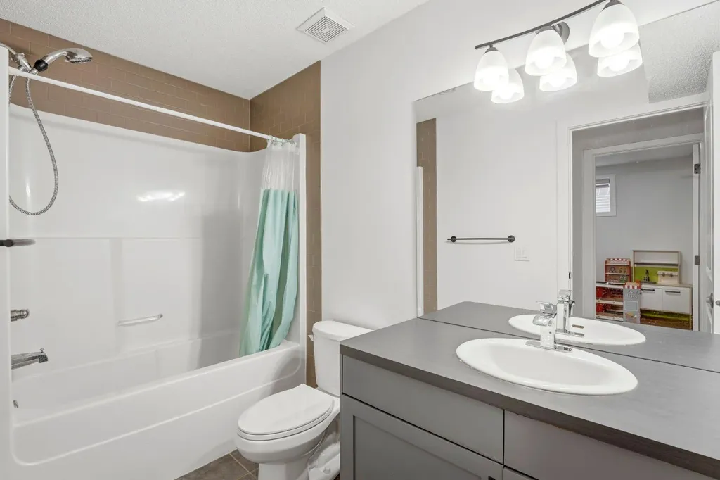 564 Evanston Drive NW Calgary AB T3P 0H4