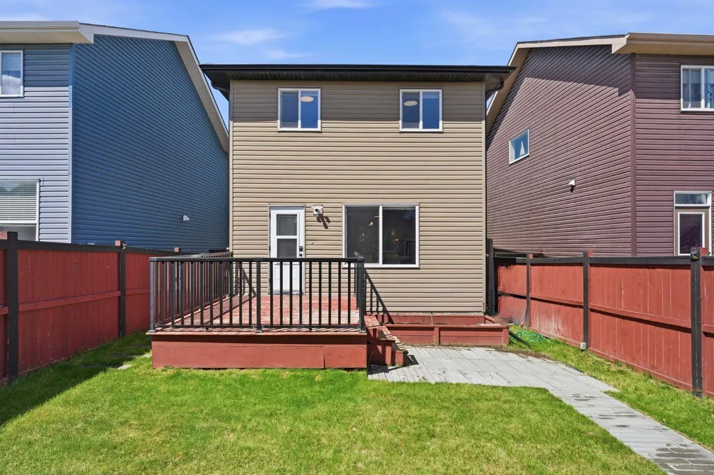 564 Evanston Drive NW Calgary AB T3P 0H4