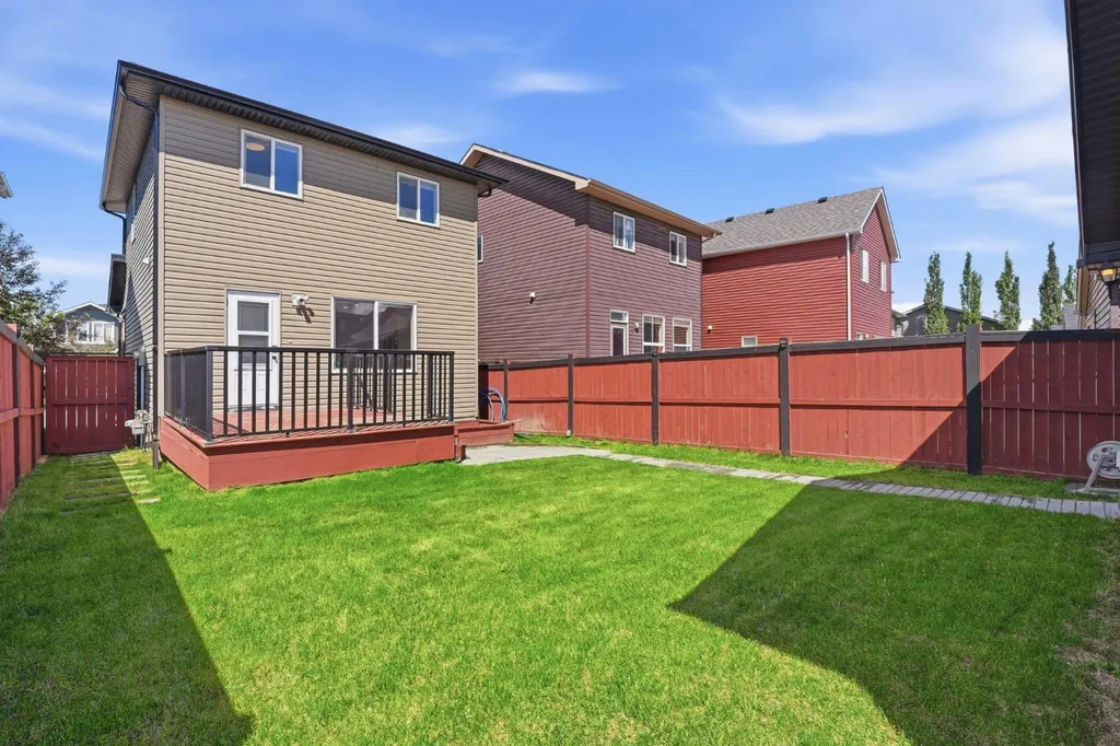 564 Evanston Drive NW Calgary AB T3P 0H4