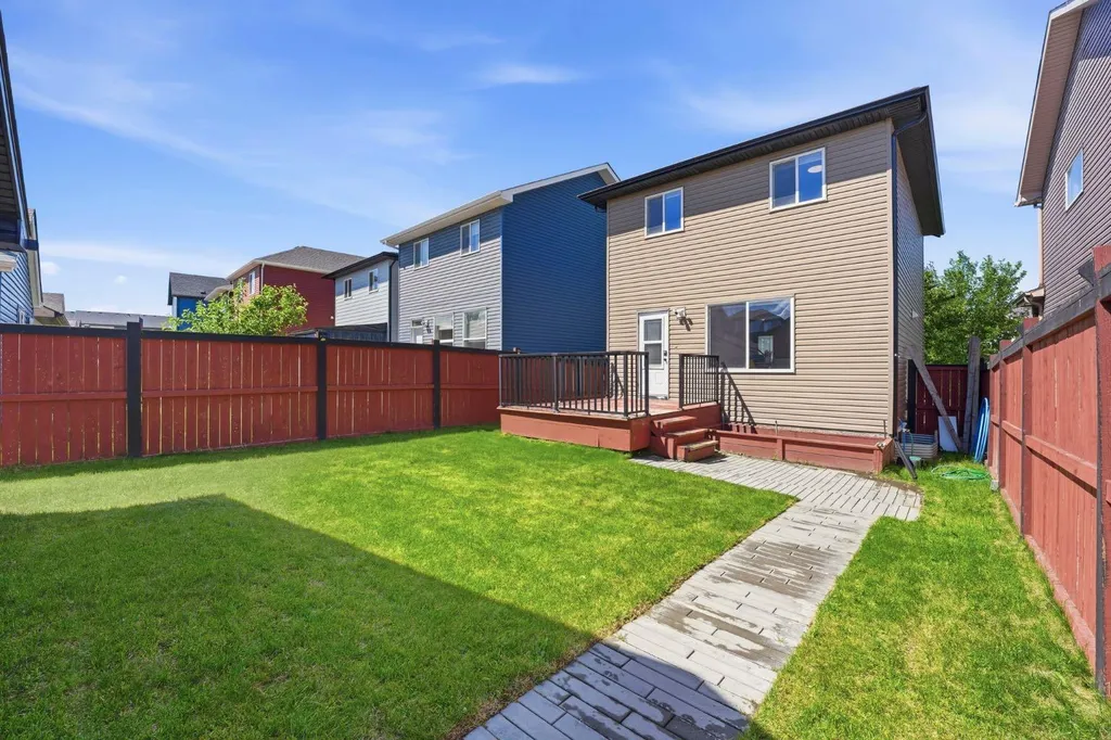 564 Evanston Drive NW Calgary AB T3P 0H4