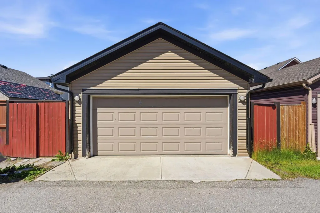 564 Evanston Drive NW Calgary AB T3P 0H4