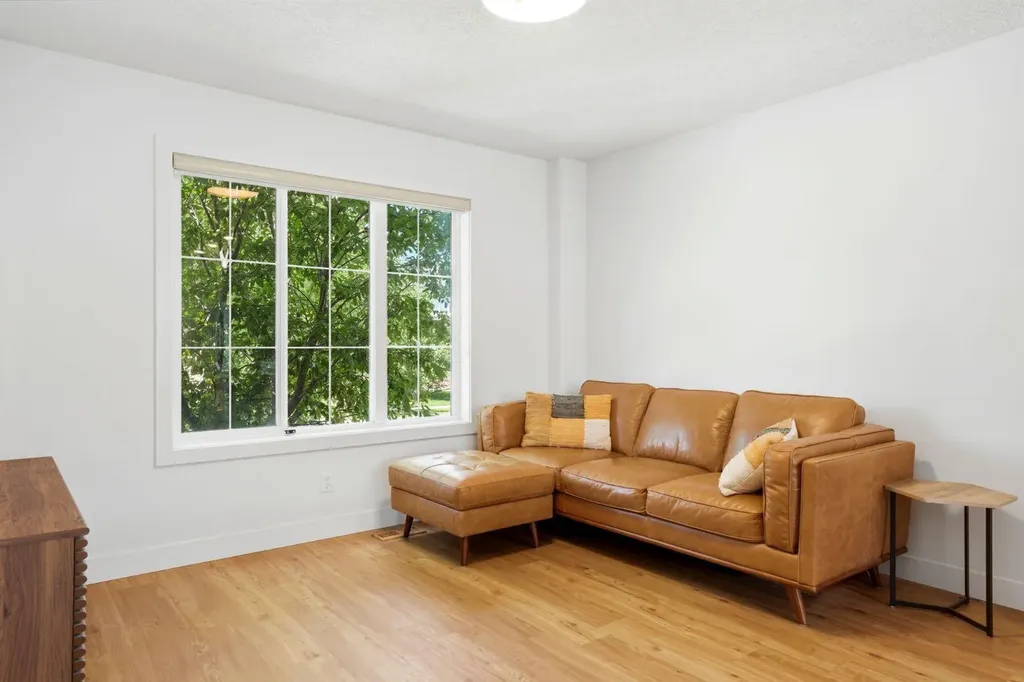 564 Evanston Drive NW Calgary AB T3P 0H4
