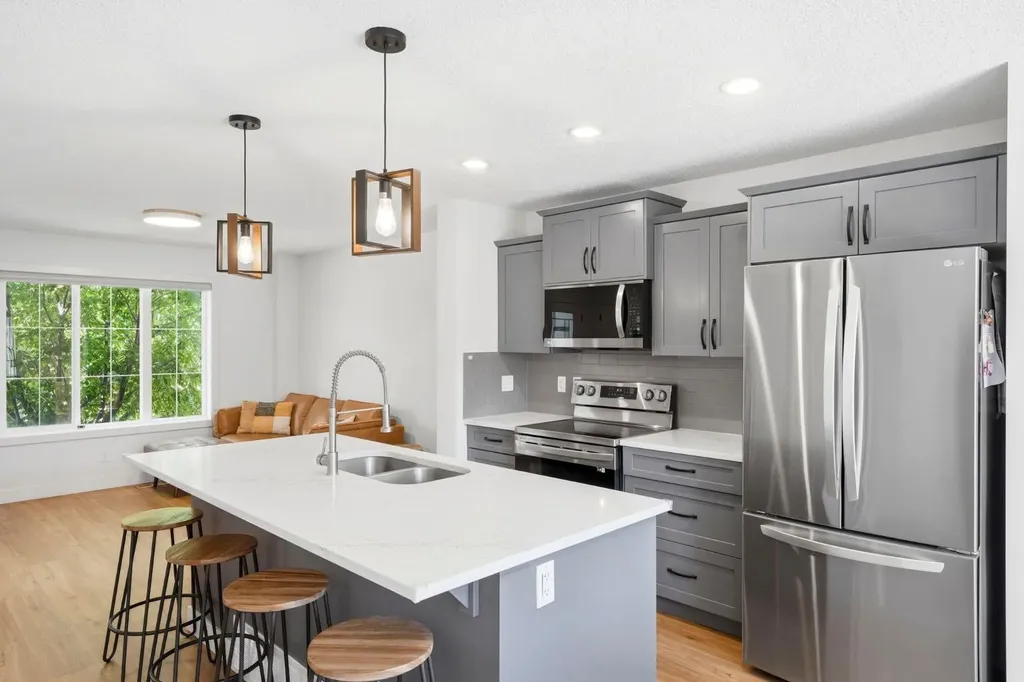 564 Evanston Drive NW Calgary AB T3P 0H4