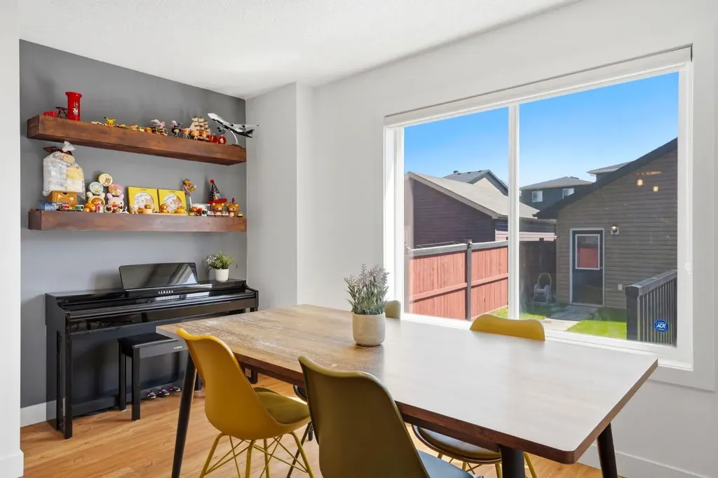 564 Evanston Drive NW Calgary AB T3P 0H4