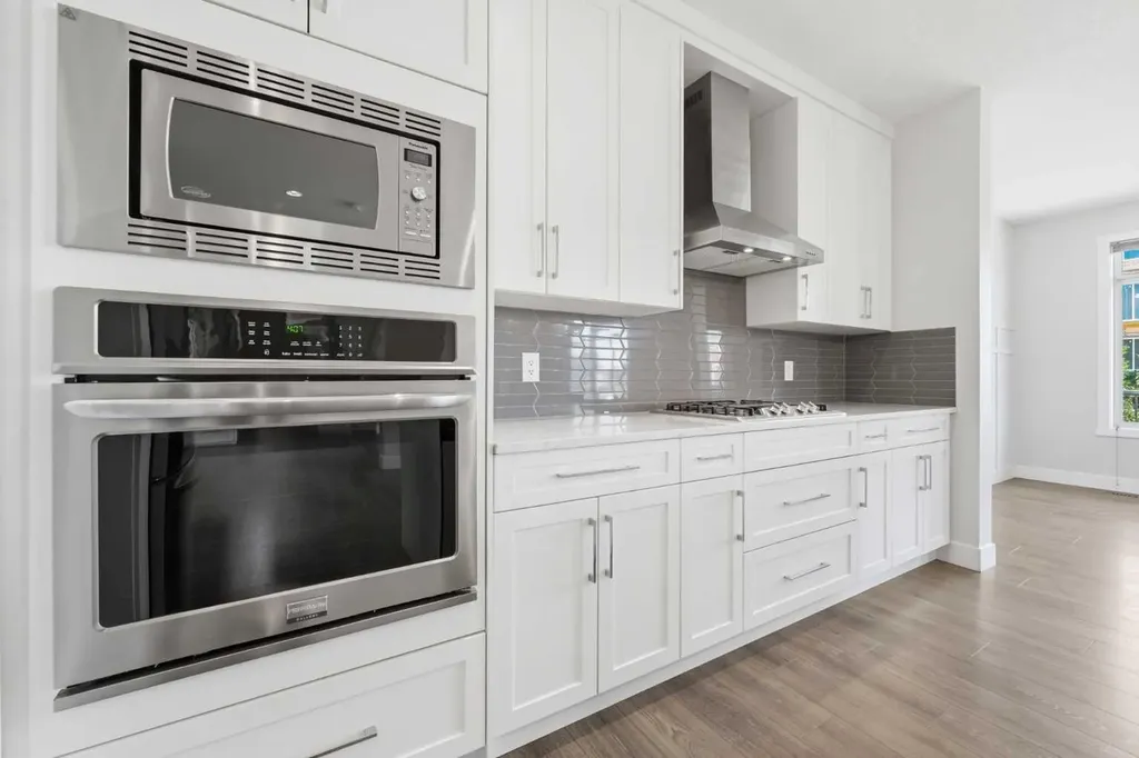 129 Kingsbury Close SE Airdrie AB T4A 0R4